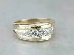 Bague de mariage vintage pour homme en moissanite, 5 pierres rondes, argent sterling 925 plaqué or jaune, TISHYA DIAMOND - Product Image 2