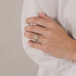 Bagues de fiançailles à bande rainurée en diamant de laboratoire de 2 carats, 3 mm, or massif 14 carats, solitaire, bijoux de luxe modernes, vente en gros - Product Image 2
