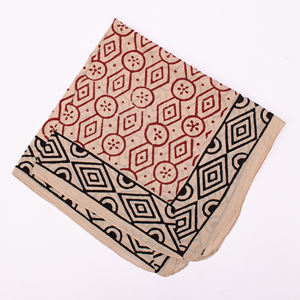 Pañuelo Cuadrado Clásico 100% Algodón Estampado a Mano, Hecho en India, Unisex, Estilo Boho Ecológico, Transpirable, para Cuello y Cabeza - Product Image 6