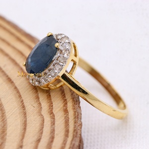 Bague Halo en Or Jaune Massif 14 carats avec Saphir Bleu Naturel Oval et Diamants, Vente en Gros, Memoria Jewels - Product Image 6