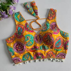Blusa Étnica de Seda Bordada para Mujer, Top Corto con Pedrería, Cierre Trasero con Cordón, Secado Rápido, para Fiestas y Uso Casual en Todas las Estaciones - Product Image 2