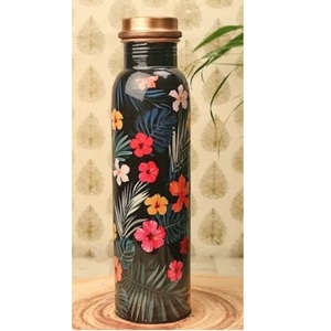 Botella de cobre de diseño delgado para yoga y meditación, ideal para viajes y gimnasio. La mejor botella de agua de cobre a precio de mayoreo por proveedor. - Product Image 4