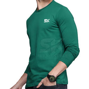 Créez votre propre logo sur un t-shirt uni à manches longues, col rond, style streetwear pour homme - Product Image 2