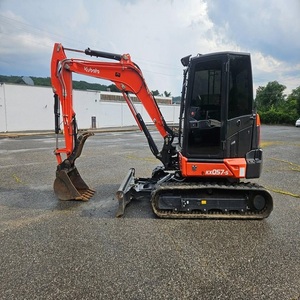 Excavatrice Kubota KX057-5 avec système hydraulique avancé, contrôle fluide et conception durable pour travaux de terrassement professionnels - Product Image 1