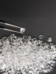 Topaze blanche naturelle 4,5 mm, taille triligne, qualité supérieure, pierre précieuse en vrac pour la fabrication de bijoux - Product Image 2