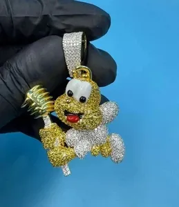Colgante de Abeja para Hombre con Moissanita Real de Corte Redondo de 2.80Ct, Chapado en Oro Amarillo de 14K - Product Image 1