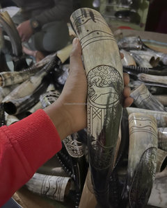 Cuerno de buey genuino de lujo, cuerno para beber, decoración de cuerno de Animal de estilo vikingo pulido de India, artesanía única de India - Product Image 1