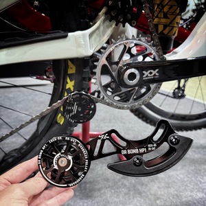 Guía de Cadena Inferior de Aluminio CNC OEM para Bicicleta de Descenso/Enduro, con Pivote Alto, Montaje ISCG-05, Compatible con Boost/Super-Boost, 105g - Product Image 3