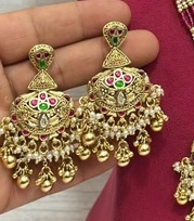 Élégant Bijou de Fête Rajwadi Plaqué Or en Laiton Fait Main, Inspiré de Sabyasachi, avec Perles d'Imitation Kundan Polki de Qualité Supérieure - Product Image 2
