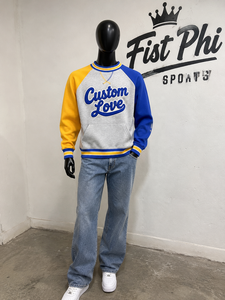 Sudadera con cuello redondo y escudo personalizado de la hermandad Sigma Gamma, ropa al por mayor para hermandades y fraternidades universitarias - Product Image 1