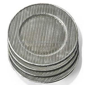 จานโลหะมีศิลปะพร้อมรายละเอียดขอบแกะสลักด้วยมือสำหรับกิจกรรมการรับประทานอาหารทางวัฒนธรรมหรือการให้บริการอาหารแบบดั้งเดิม - Product Image 1