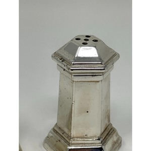 Vintage Metal Salt and Pepper Shakers Set Hexagonal Design Durable Herb Spice Tools Hand Wash Only - Product Image 2