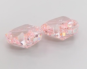 Diamante Cultivado en Laboratorio CVD de 10.03 Quilates, Color Rosa Intenso, Claridad VS1, Corte Corazón, Certificado IGI, Excelente Pulido y Simetría, Piedra Suelta - Product Image 3