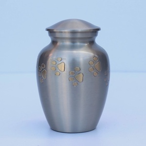 High Quality Paw Pet Brass Urns for Ashes Engraved Heart Cremation Urns for Pet Ashes Brass Pewter Heart Handcrafted Paw Pet Urn - Product Image 4