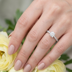 Prix d'usine, design fabuleux, haute qualité, bague solitaire de mariage en or blanc 18 carats avec diamant véritable taille brillant et sertissage à griffes pour - Product Image 2
