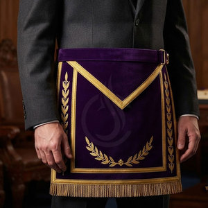 Tabliers maçonniques professionnels conçus avec un tissu de qualité supérieure, une broderie soignée, une finition durable et un confort pour une utilisation quotidienne. - Product Image 3