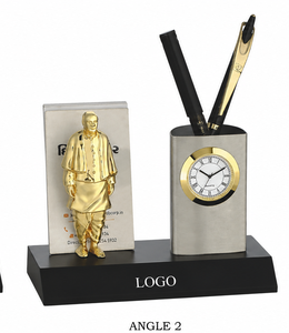 Trophée de bureau attrayant avec options de personnalisation de la marque. - Product Image 4