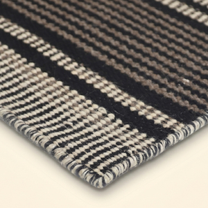 Tapis en laine tufté à la main noir graphite rayé ivoire, tapis géométrique texturé fait main, antidérapant, écologique, à poils épais pour - Product Image 6