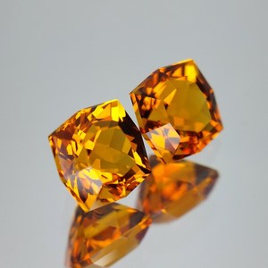 Paire de citrines naturelles, taille coussin, pierres précieuses brutes, orange doré, Inde, qualité excellente, rare, certifiées par un tiers - Product Image 3
