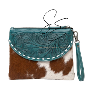 Cartera de mano de cuero vacuno Hairon hecha a mano para mujer, estilo occidental, con cremallera y diseño repujado - Product Image 1
