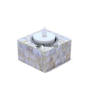 Élégant porte-bougie décoratif en nacre, accent de luxe pour la maison par Tradebyd - Product Image 3