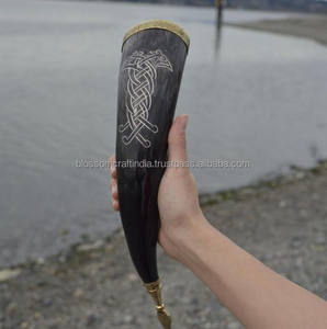 Vaso de Cuerno de Búfalo de Lujo, Tallado a Mano, Elegante, Resistente, Único, Auténtico, Regalo Vikingo Nórdico - Product Image 1