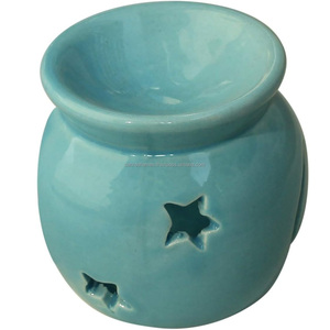 Brûleur d'huiles essentielles en céramique fait main, émaillé bleu ciel, chauffe-cire à bougie chauffe-plat avec étoiles découpées, vente en gros - Product Image 3