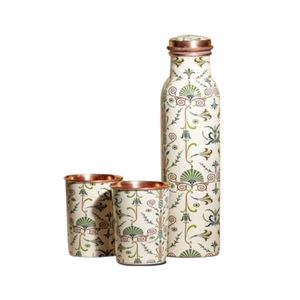 Juego de Regalo de Botella de Agua de Cobre Puro con Motivo de Hojas Verdes y Beige Tradicionales y Dos Tazas para Bodas y Regalos para el Hogar - Product Image 1
