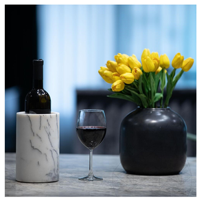 Refroidisseur de bouteille de vin en marbre fait main de haute qualité, à double paroi isolée, écologique, avec rétention de glace et capacité personnalisable - Product Image 1