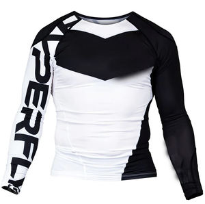 Diseña tu propia camiseta de rash guard personalizada para academia y gimnasio. Precio al por mayor. Camiseta de rash guard negra lisa para exteriores. - Product Image 1