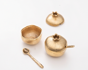 Caja de almacenamiento de lujo para dátiles y frutos secos, de metal dorado con diseño de granada, tapa tipo corona y juego de cuencos abiertos a juego. - Product Image 1