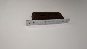ประตูเหล็กนิรภัยเดดล็อค 25x78 มม. ทนทาน ปลดล็อคด้วยกุญแจ ติดตั้งง่าย - Product Image 3