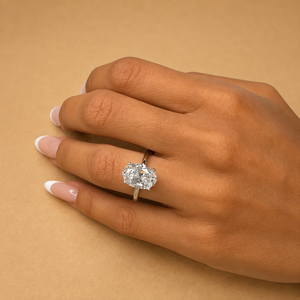 Anillo de Compromiso con Diamante Solitario Ovalado de 4 Quilates Cultivado en Laboratorio, Oro Blanco de 14k, Certificado IGI, Color E, Claridad VVS2, Lujoso para Boda - Product Image 1