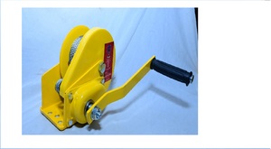 Manivela manual de acero con mecanismo de engranajes duradero para tareas de manipulación de carga en la industria marina, agrícola e industrial. - Product Image 1