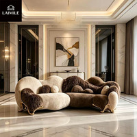 Canapé modulable de luxe au design artistique en forme de nuage irrégulier, en tissu peluche Teddy, avec pieds en métal doré, canapé courbé de designer pour salon de villa