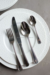 Juego de Cubiertos de Metal Clásico con Forma Atemporal que Garantiza un Uso Versátil para Hogares, Hoteles y Espacios de Comedor Profesionales - Product Image 5