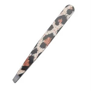 Pince à épiler pour cils en acier inoxydable à pointe inclinée lisse, imprimé léopard - Product Image 1