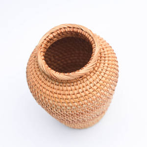 Vase en rotin tressé artisanal avec col en forme de bouteille – Fabriqué en rotin naturel de haute qualité - Product Image 2