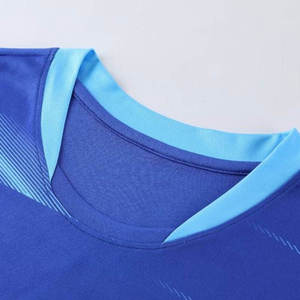 Ensemble de maillot de football unisexe bleu à manches courtes, col rond, respirant, anti-transpiration, séchage rapide, taille élastique, coupe athlétique, polyester - Product Image 5
