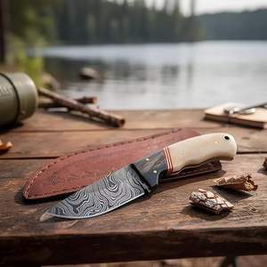 Couteau de chasse artisanal à lame fixe de 8 pouces en acier Damas, manche en os, étui inclus, personnalisable OEM, pour camping et bushcraft en extérieur - Product Image 1