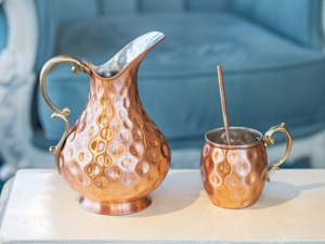 Carafe à eau en cuivre martelé à la main, design vintage, pichet en métal durable pour boissons et fêtes - Product Image 3