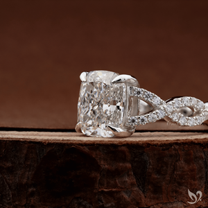 แหวนเพชรแล็บ 3 กะรัตทรงยาว ประดับบนทองคำขาว 10K พร้อมวงแหวนแบบเกลียวประดับเพชร IGI Certified - Product Image 4