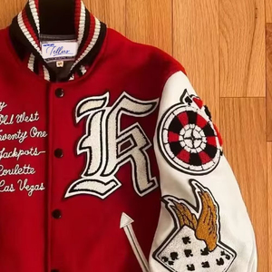 Chaqueta Varsity Roja y Blanca para Hombre de la Marca Tollers, con Bordado del Letrado K con Temática del Casino de Las Vegas en la Parte Delantera, Corte Regular, para Invierno - Product Image 3