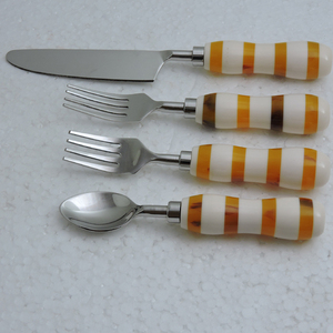 Ensemble de couverts traditionnels à manche en bois, 5 pièces, lavables au lave-vaisselle, finition polie miroir - Product Image 4