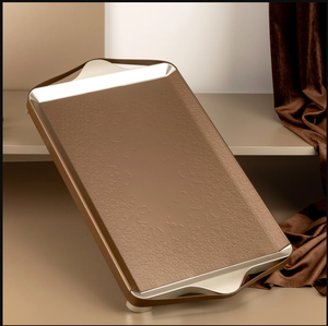 Plateau de service rectangulaire en bois et métal avec surface métallique texturée, design moderne, durable, plateau décoratif pour la table à manger à la maison - Product Image 4