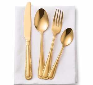 Ensemble de couverts élégants en or, finition miroir haute brillance, compatible lave-vaisselle, design de manche en métal, pour mariage et repas. - Product Image 1