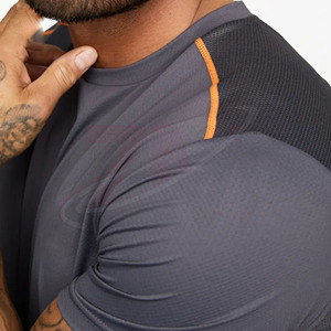 Camiseta de Compresión de Manga Corta Gris para Hombre, Corte Ajustado, Secado Rápido, Ropa Deportiva, Cuello Redondo, Tejido de Poliéster, Venta al Por Mayor, Personalizable - Product Image 3