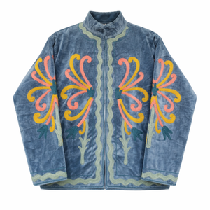 Chaqueta de terciopelo hecha a mano para mujer, con bordado de mariposas, manga larga, cuello alto, estilo bomber para invierno - Product Image 1