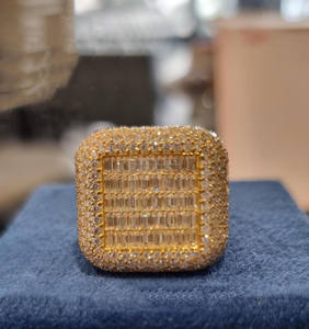 Anillo de compromiso de plata 925 con moissanita VVS de corte baguette y redondo, estilo Champion, Iced Out, hecho a medida, Hip Hop Bustdown - Product Image 5