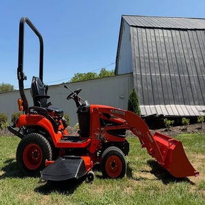 Tracteur compact Kubota LX2620 4WD HST abordable avec moteur diesel de 23,3 CV et performances hydrauliques fiables - Product Image 1